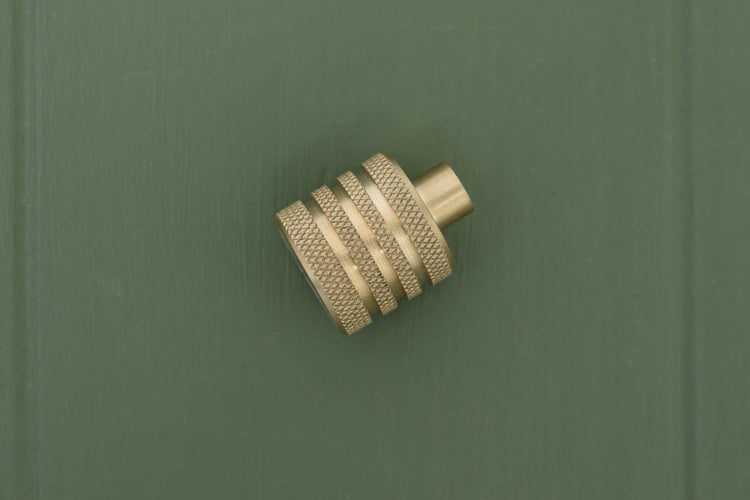 APIDAE Solid Brass Knurled Pull Handles & Knobs - Satin Brass - Brass bee