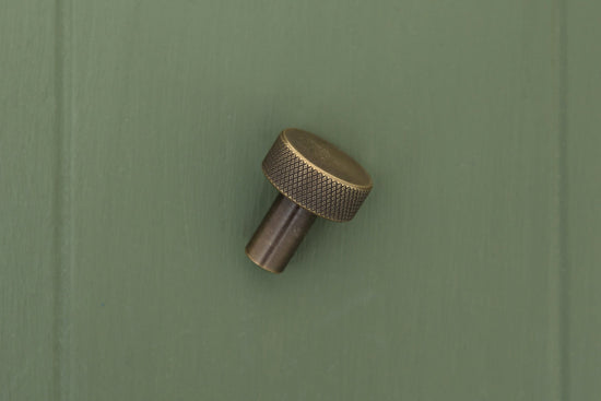 APIDAE Solid Brass Knurled Pull Handles & Knobs - Antique Brass - Brass bee