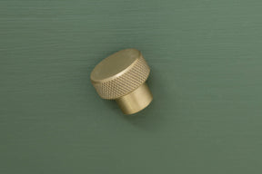 APIDAE Solid Brass Knurled Pull Handles & Knobs - Satin Brass - Brass bee