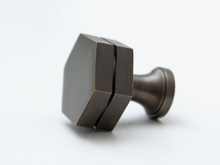 Brass hexagonal knob with a cut at centre - Brass bee
