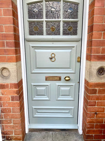 Brass bee Premium House Numbers with Bee in Heritage Finish 0-9 - 5 Inch - Brass bee