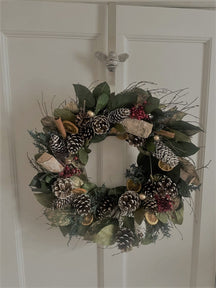Brass bee Wreath Hanger - Brass bee